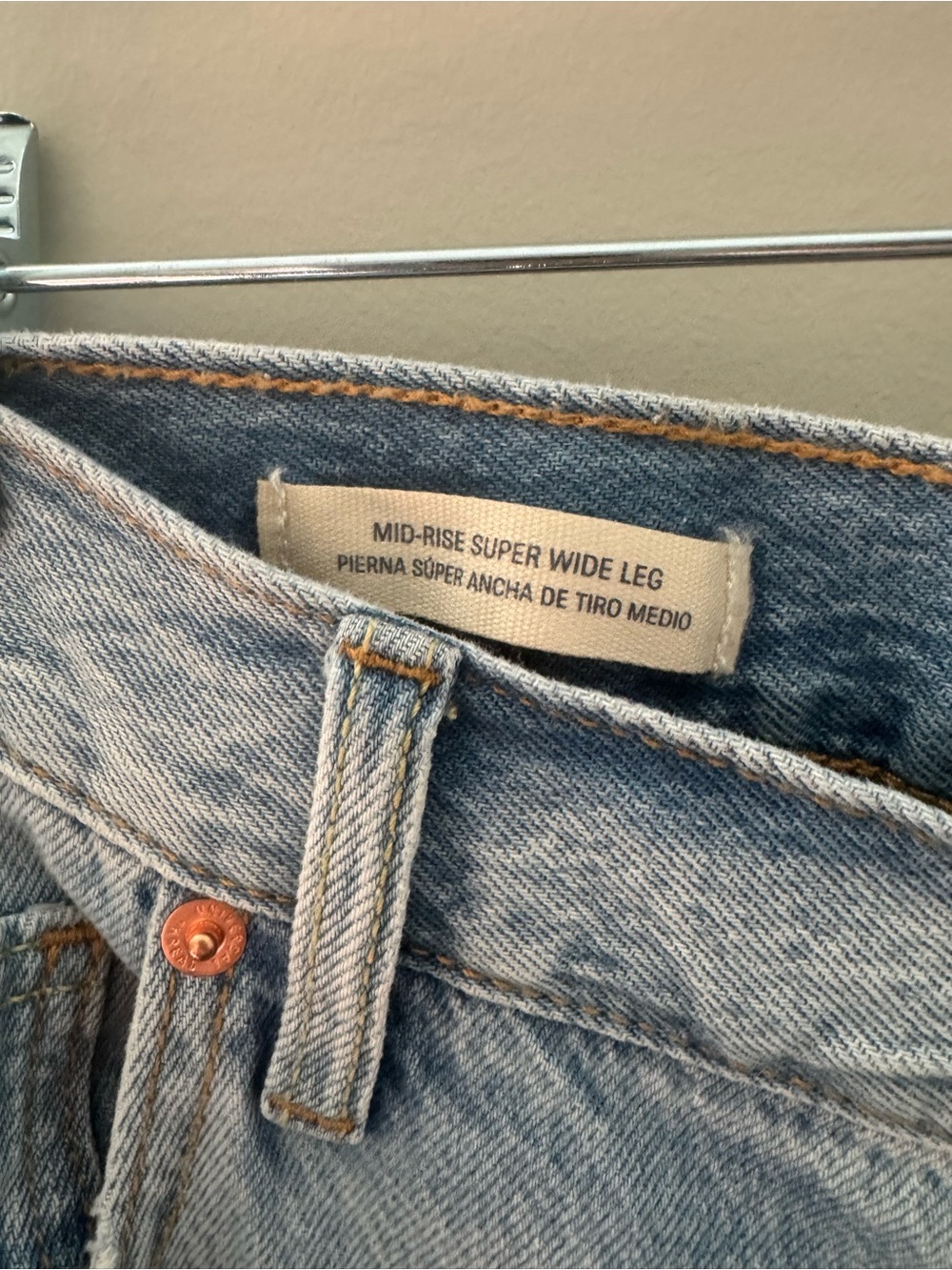 Universal Thread Mid-Rise Super Wide Leg - Picture 3 of 5